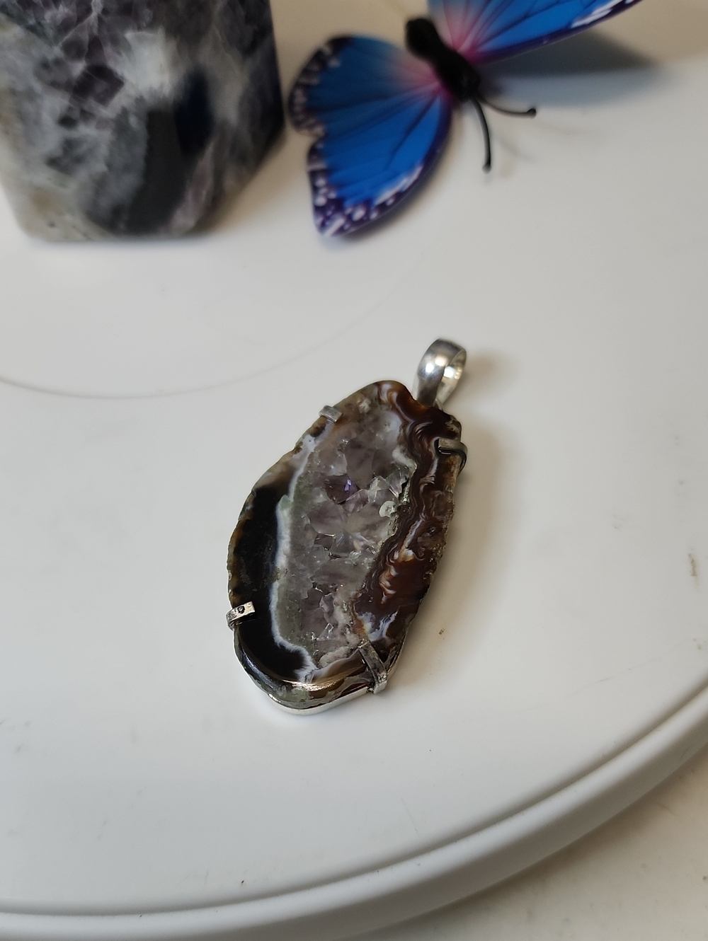 Natural Druzy Oco Geode Pendant Necklace - Brown and White